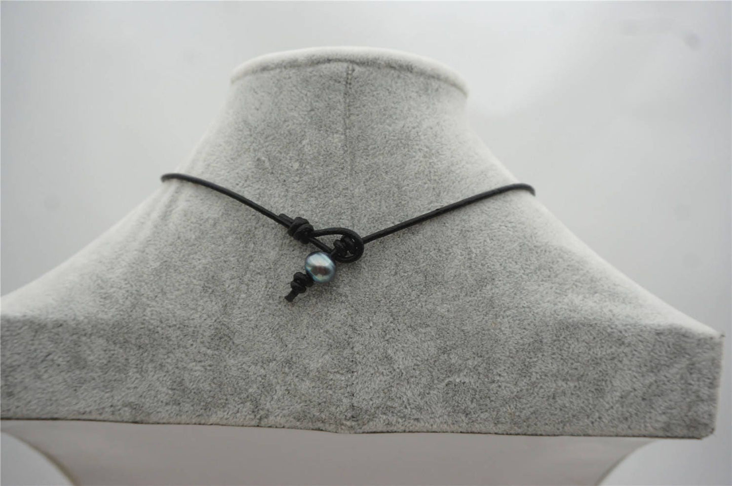 10-12mm Tahitian pearls hand rolled and knotted leather necklace, men or women choker, Black Leather Pearl necklace,Le11-025