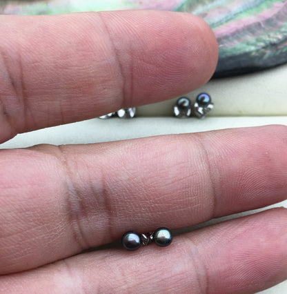 1 pair AAA 3.5-4mm green blue Pearl Stud Earrings, pearl earrings,S925 Sterling Silver,Wedding,classic pearl studs,SE1-T13