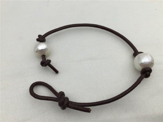 Leather Pearl bracelet,High Luster pearl, Pearl Leather bracelet, White Freshwater pearl, Black Leather Pearl bracelet, BROWN,Le7-053