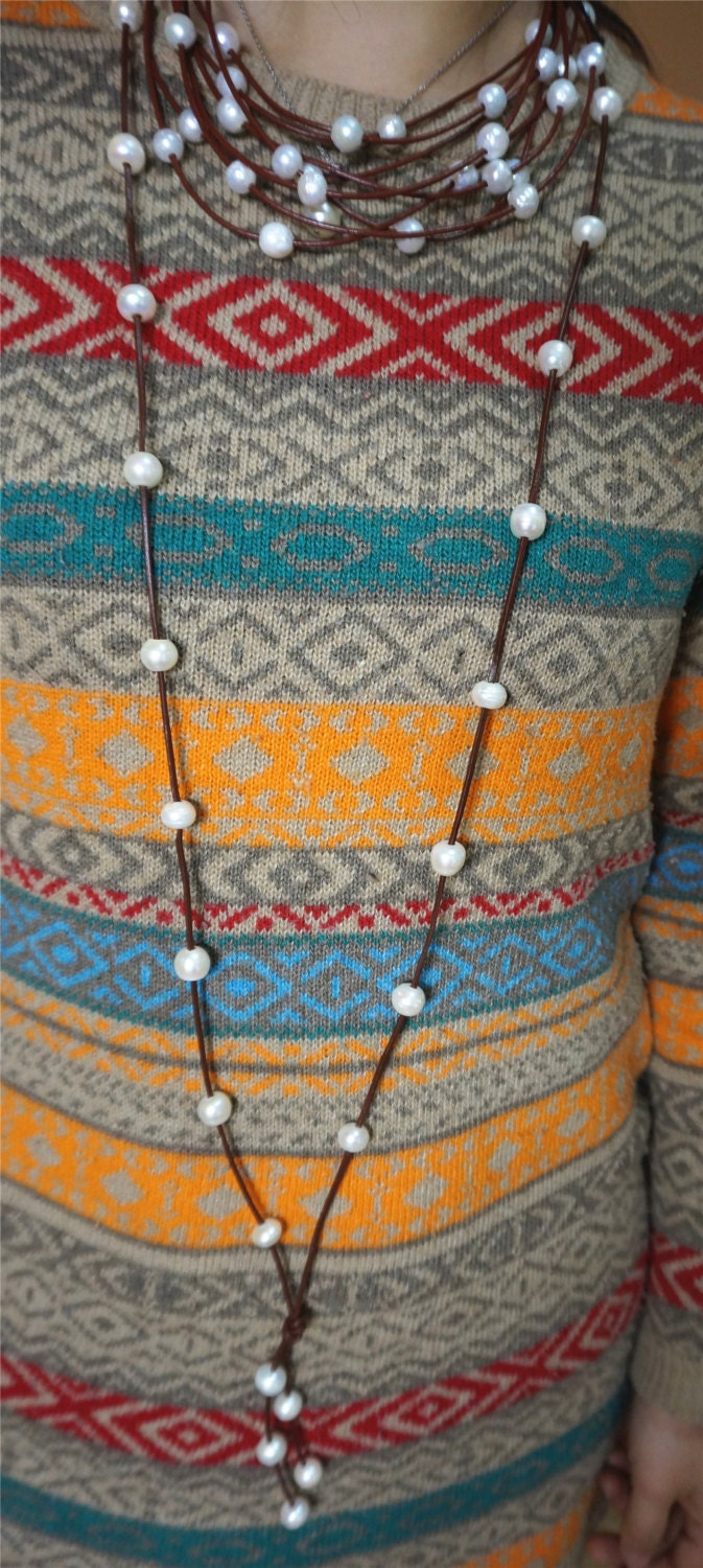 Long Freshwater Pearl and Leather Lariat Necklace,white pearl necklace Light Brwon Leather Pearl necklace, Leather baroque pearl, Le1-041