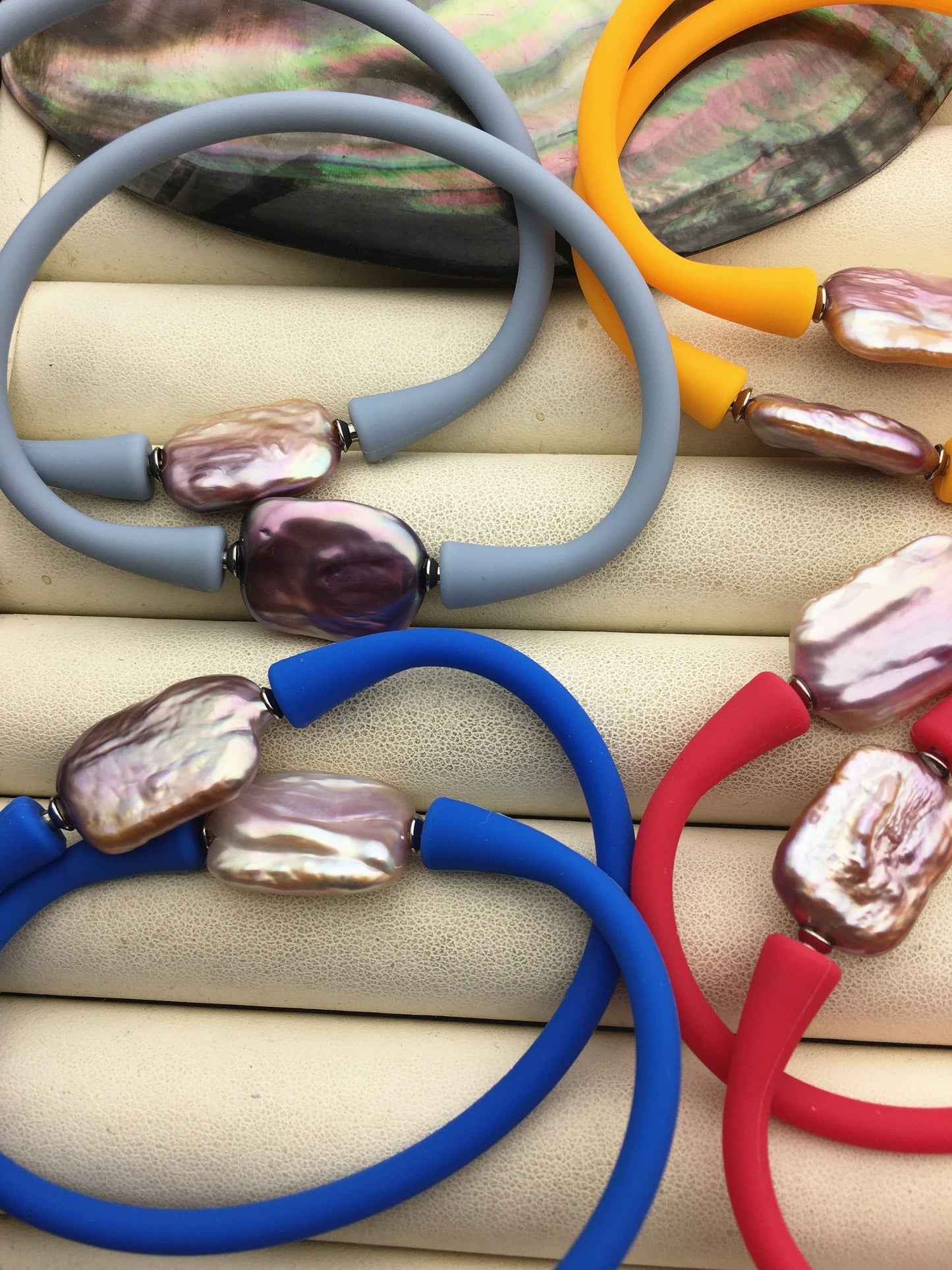 7.25'' Blue/Red/Gray/Yellow Rubber Purple Gray/Yellow FreshWater Pearl Elastic Silicone Rubber Elastic string Bracelet,B8-035-4