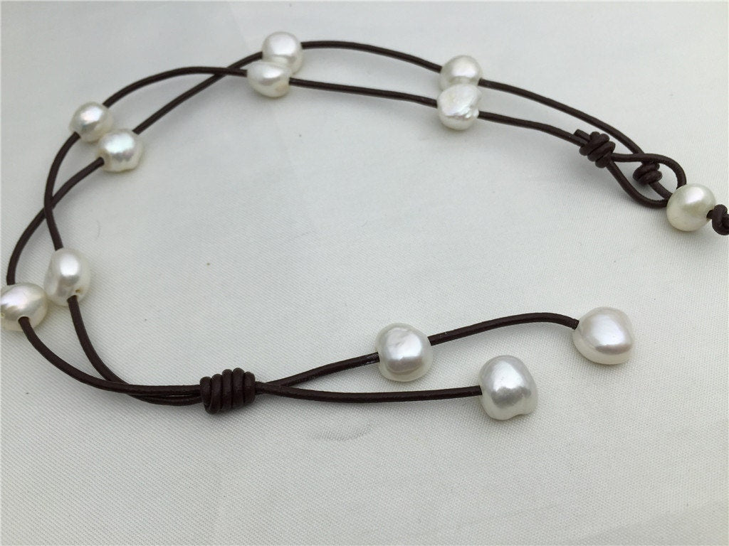Baroque pearl leather necklace,Pearl and Leather Lariat Necklace,Leather Pearl necklace,Leather baroque pearl necklace,Tan leather,Le1-010