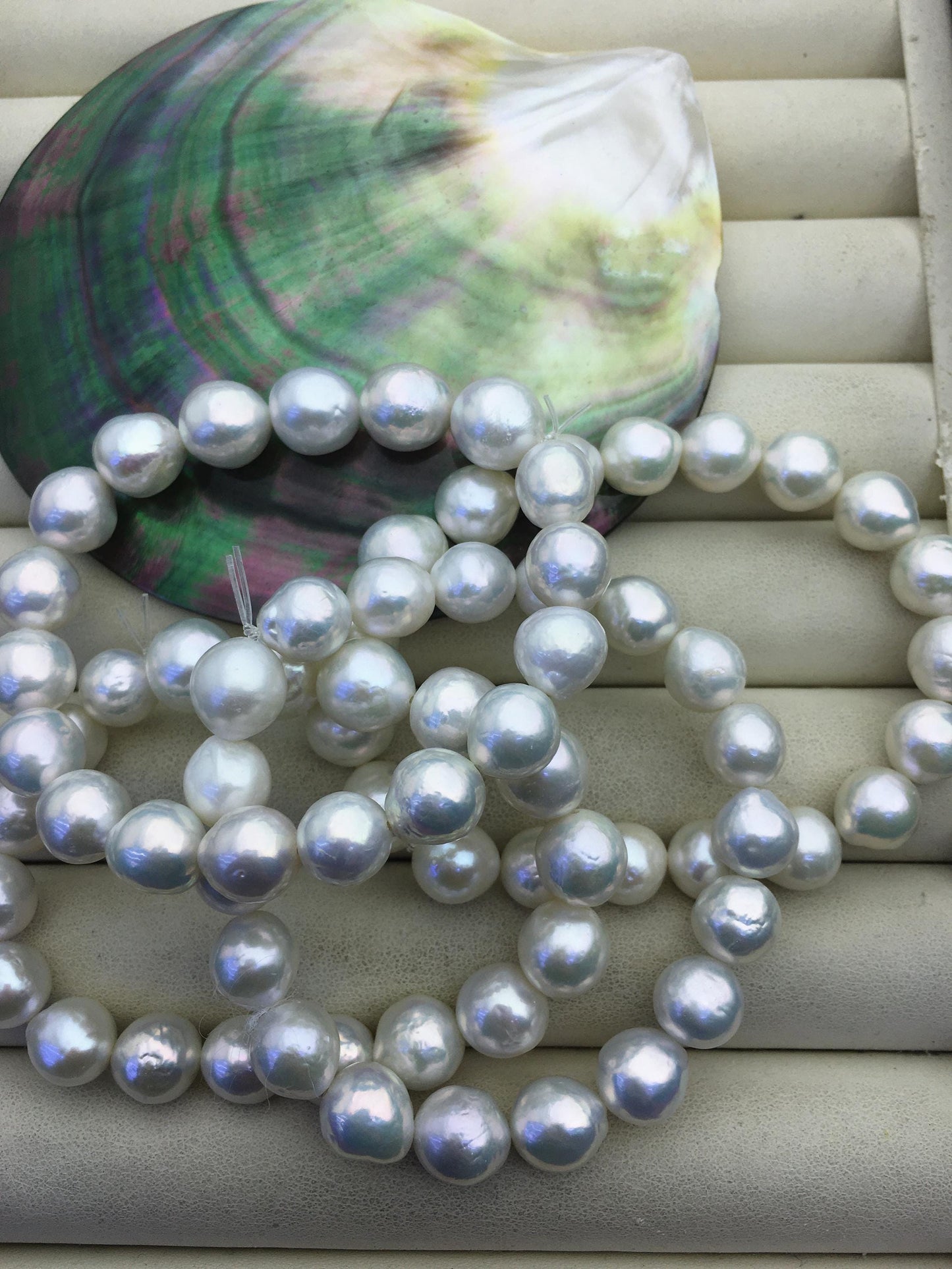7'' AA+ 9-11mm white baroque near round Freshwater pearl Elastic string Bracelet,B8-T7