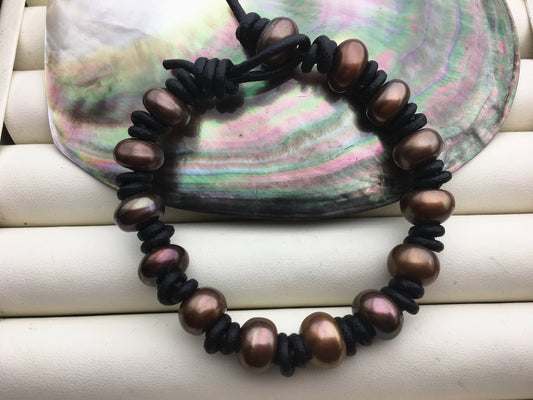 10mm brown button round pearl leather bracelet- Le7-004