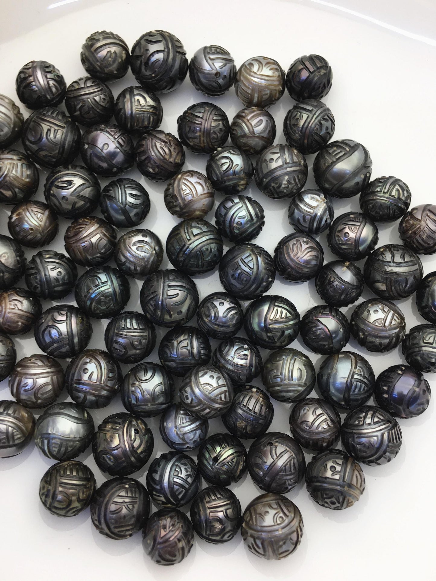 1pc AA 10-14mm Green Black Near Round Carved Tahitian Pearl - Hand Cared - Tattoo Tahitian Pearls, carved pearls, through hole,CAC-FLW-9-3