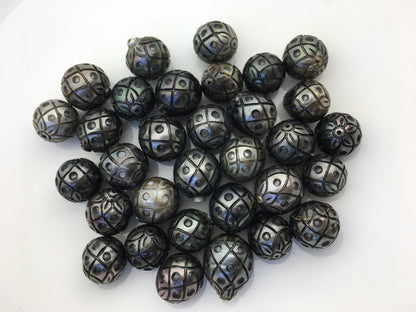 1pc 12/13/14mm Oval Pineapple Carved Tahitian Pearl - Hand Carved - Tattoo Tahitian Pearls, carved pearls, flower designs,CAC-FLW-9-7