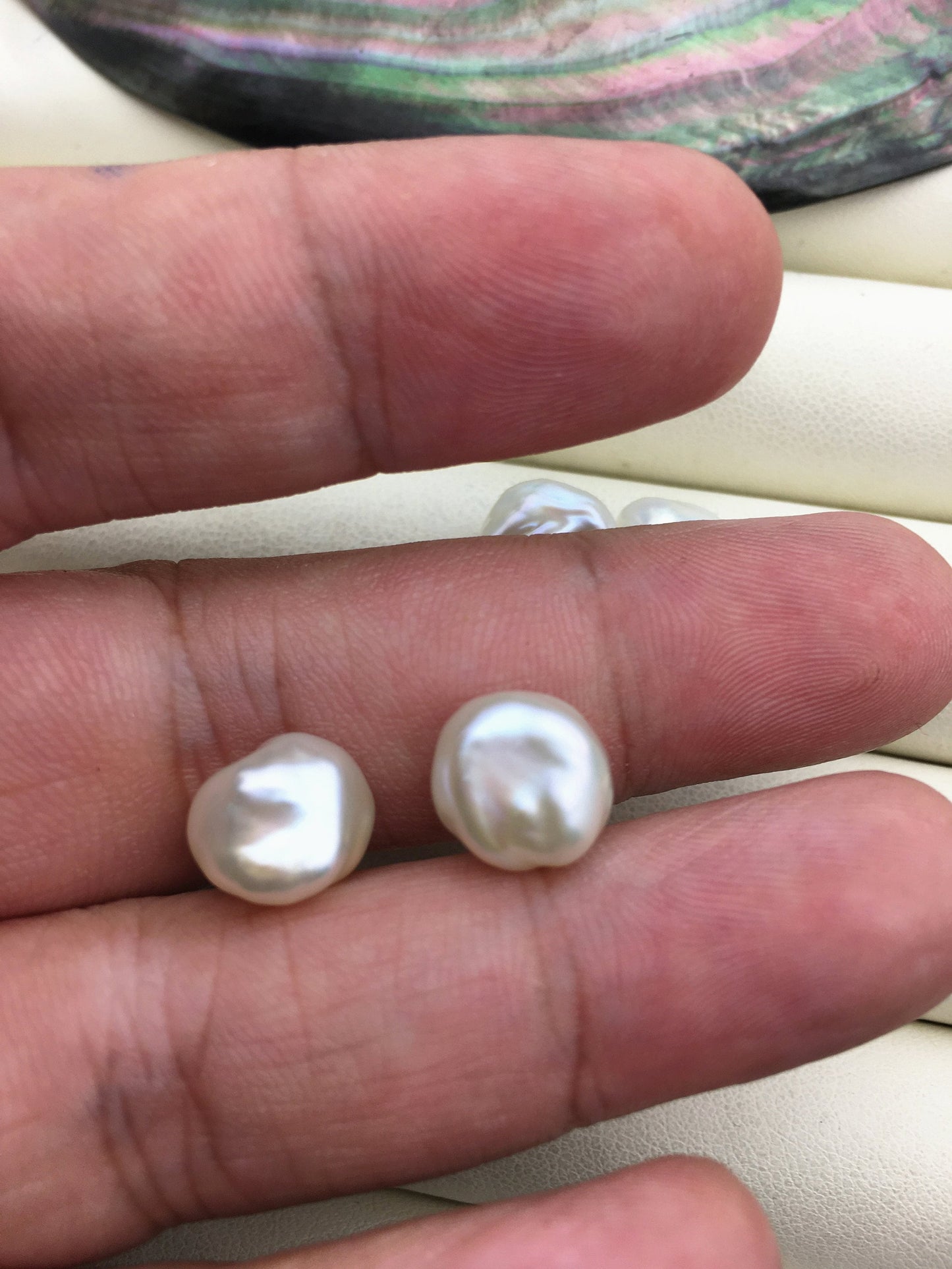 1 pair AAA+ 10-11mm White Thick keshi pearls Pair,for make stud earrings,baroque pearl,loose pearl beads,very high luster,ZS-127-62-27