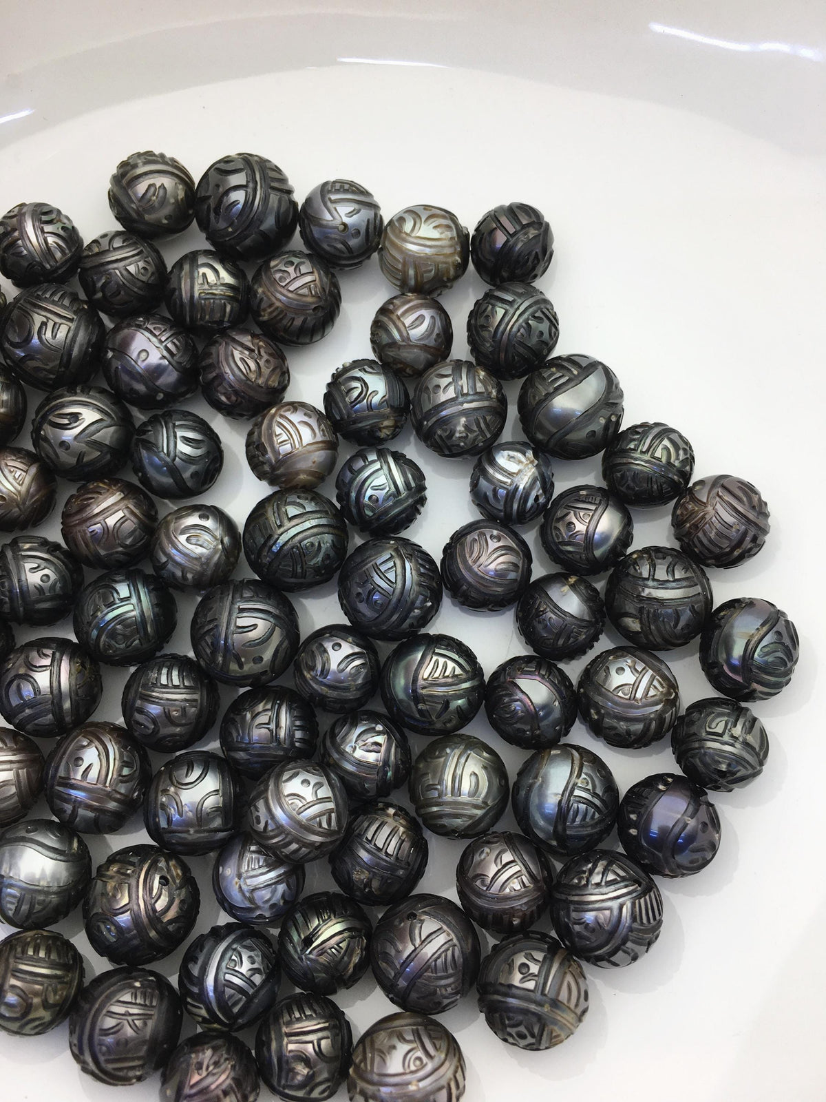 1pc AA 10-14mm Green Black Near Round Carved Tahitian Pearl - Hand Cared - Tattoo Tahitian Pearls, carved pearls, through hole,CAC-FLW-9-3