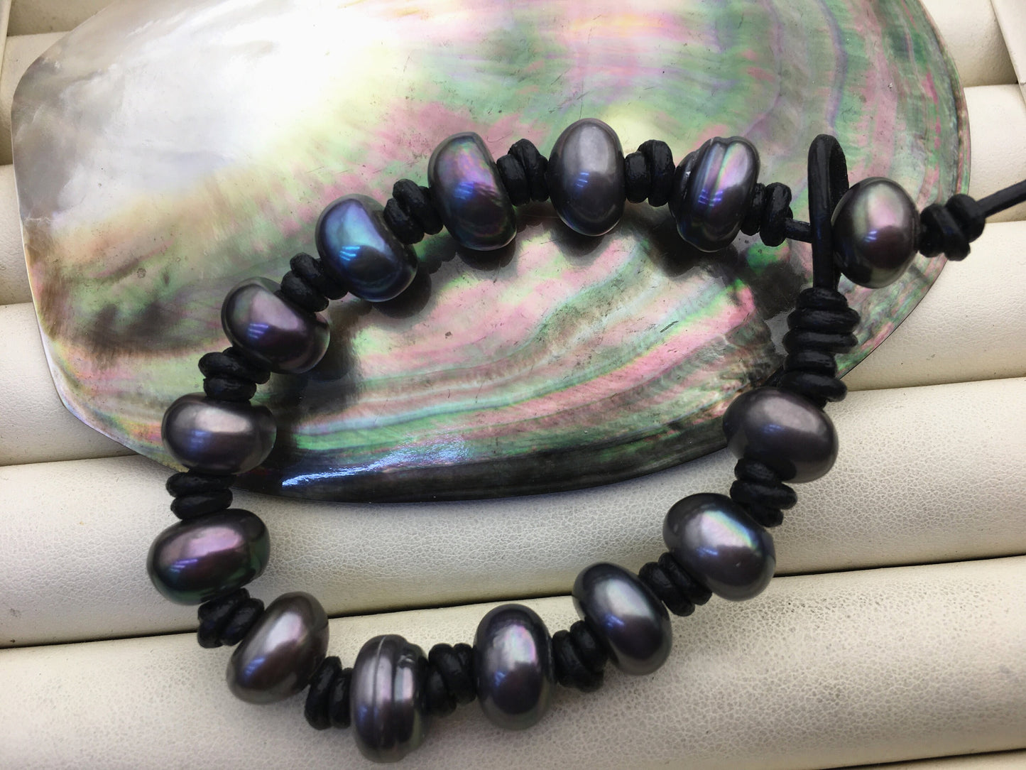 Big Deep Blue Button Round Pearls leather bracelet,Select Length,Select leather color,Handmade Cuff,Le7-140